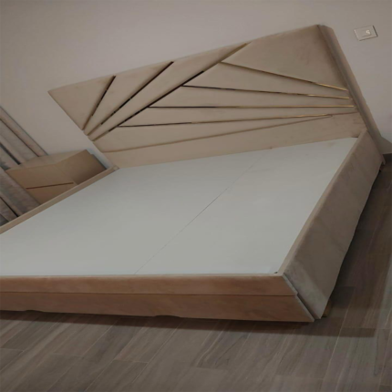 Aurora Fancrest Upholstered Bed